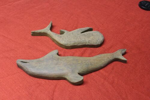 2 Wooden Folk Art Hand Carved Whales Dolphin ? Vintage Old Collectible - Picture 3 of 5
