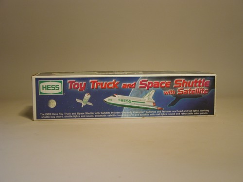 Camión de juguete Hess 1999 y transbordador espacial con satélite como nuevo en caja  - Imagen 1 de 8