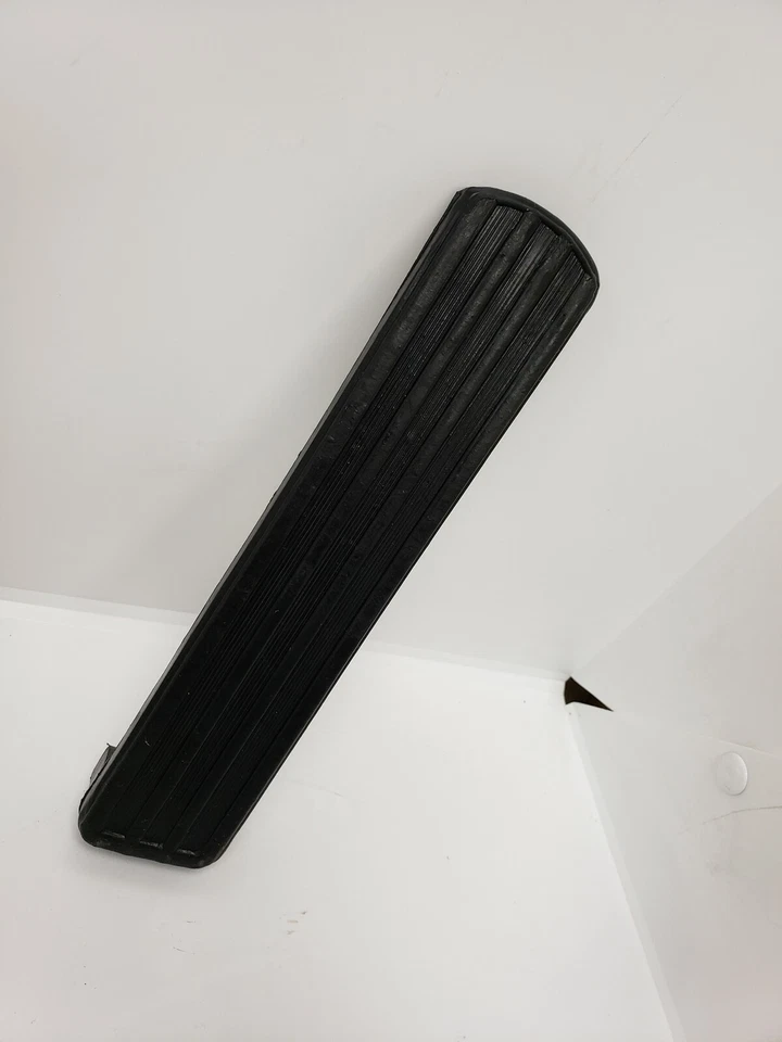 1948 PLYMOUTH SPECIAL DELUXE BRAND NEW RUBBER GAS ACCELERATOR PEDAL - Image 4 of 4