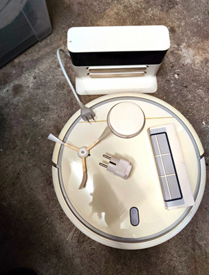 Xiaomi Mi Robot Vacuum (1. Gen) Saugroboter + Ladestation   Akku schwach