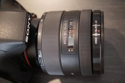 Sony 16-50mm f/2.8 DT SSM   Lichtstarkes Standard-Zoom (A-Mount)