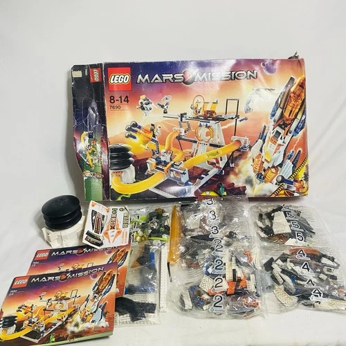 Sealed NEW Lego Mars Mission: Eagle Command Base (7690) Complete Set