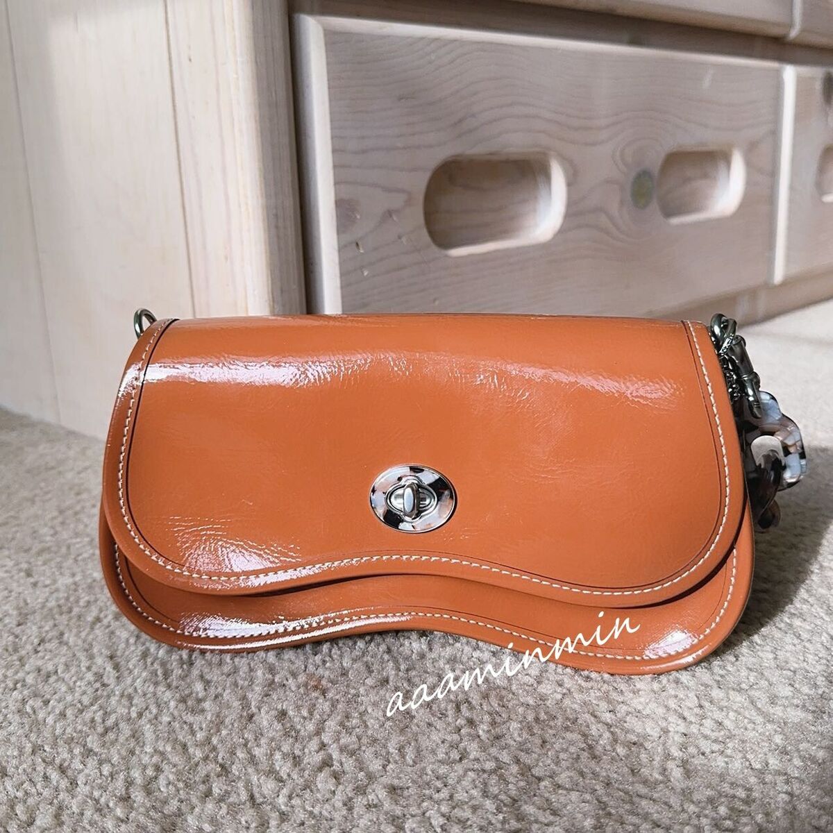 NWT Coach CQ056 Wavy Dinky Bag Crinkle Patent Coachtopia NWT Coach CQ056 Wavy Dinky Bag Crinkle Patent Coachtopia