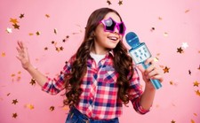 Wireless Bluetooth Karaoke Microphone Kids Teens Karaoke NEW