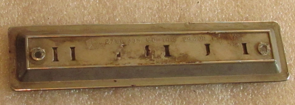 1968 PLYMOUTH FURY II КРЫЛО ЭМБЛЕМА ЗНАЧОК ОРНАМЕНТ ПОДЛИННЫЙ ОРИГИНАЛЬНЫЙ MOPAR OEM - Изображение 4 из 4