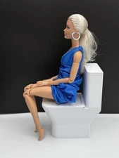 1/6 Scale Bathroom Toilet for Dolls & Diorama Furniture.3D Printed.No doll WHITE