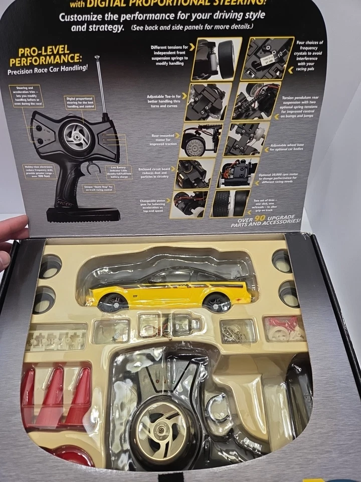 Mando a distancia Mustang 2006 RPMZ 1:24 Revell RPM NUEVO EN CAJA  Foto 2 de 4