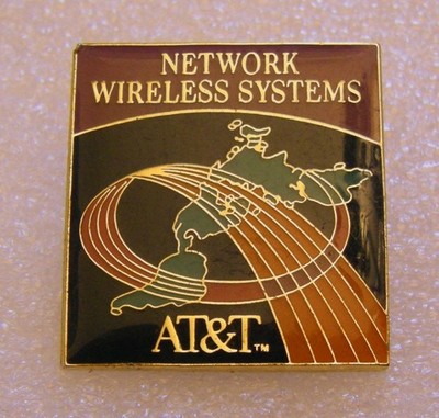 Anstecknadeln AT&T NETWORK WIRELESS SYSTEMS COMPUTER Vintage Pin Badge