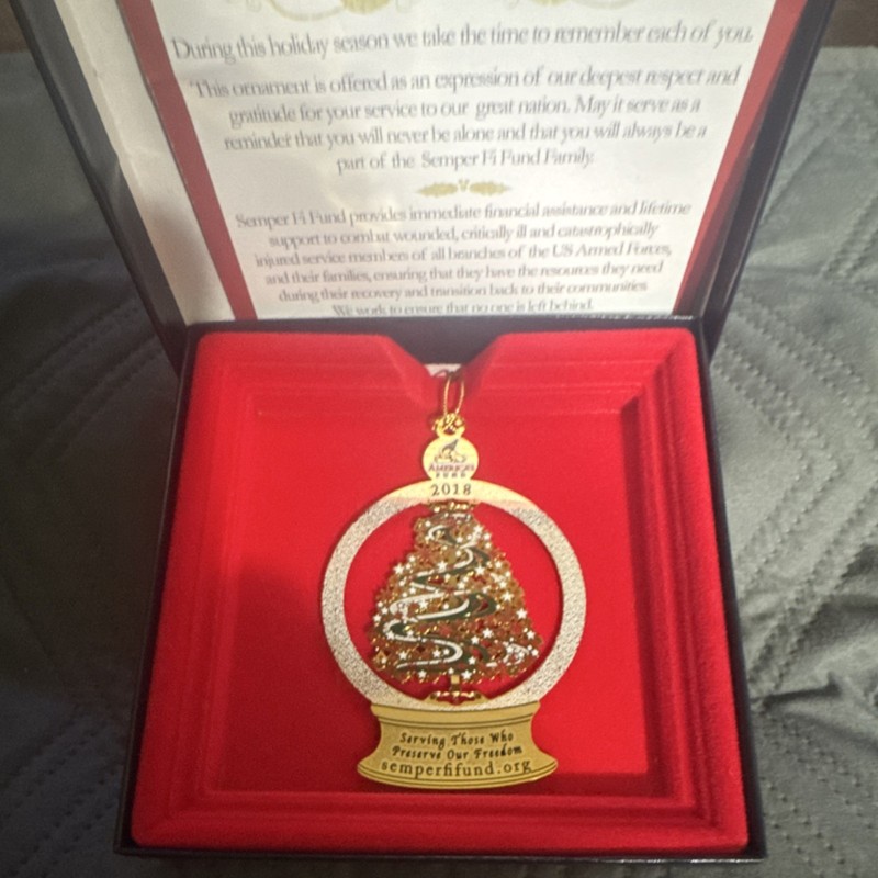 Semper Fi Fund America's Fund 2018 Metal Christmas Tree Ornament Gold Red Green