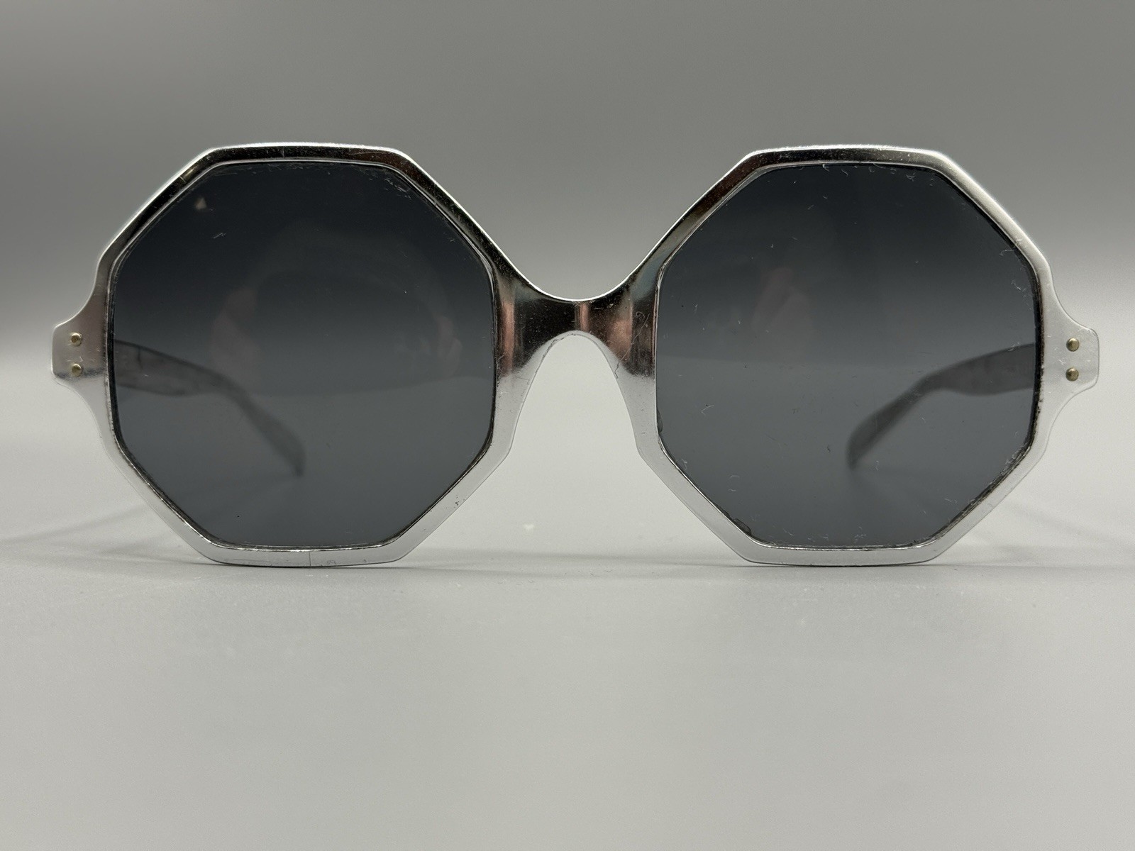 Vintage Sunglasses Mod Frames Silver Octagon Meta… - image 3