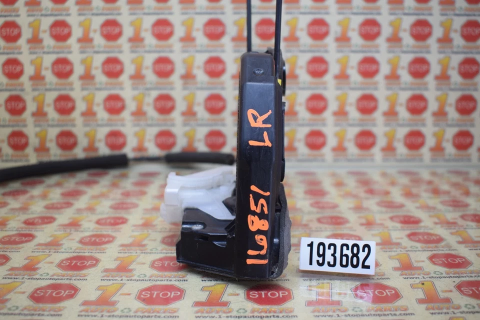 2018-2022 TOYOTA C-HR PASSENGER/RIGHT SIDE REAR DOOR LOCK LATCH ACTUATOR OEM - Image 3 of 4