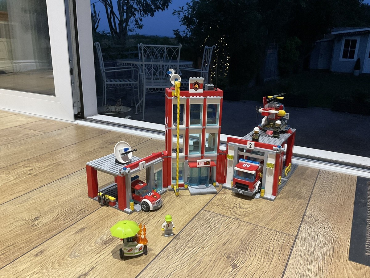 LEGO CITY 60110 Fire Station complete with instructions, figures and  vehicles