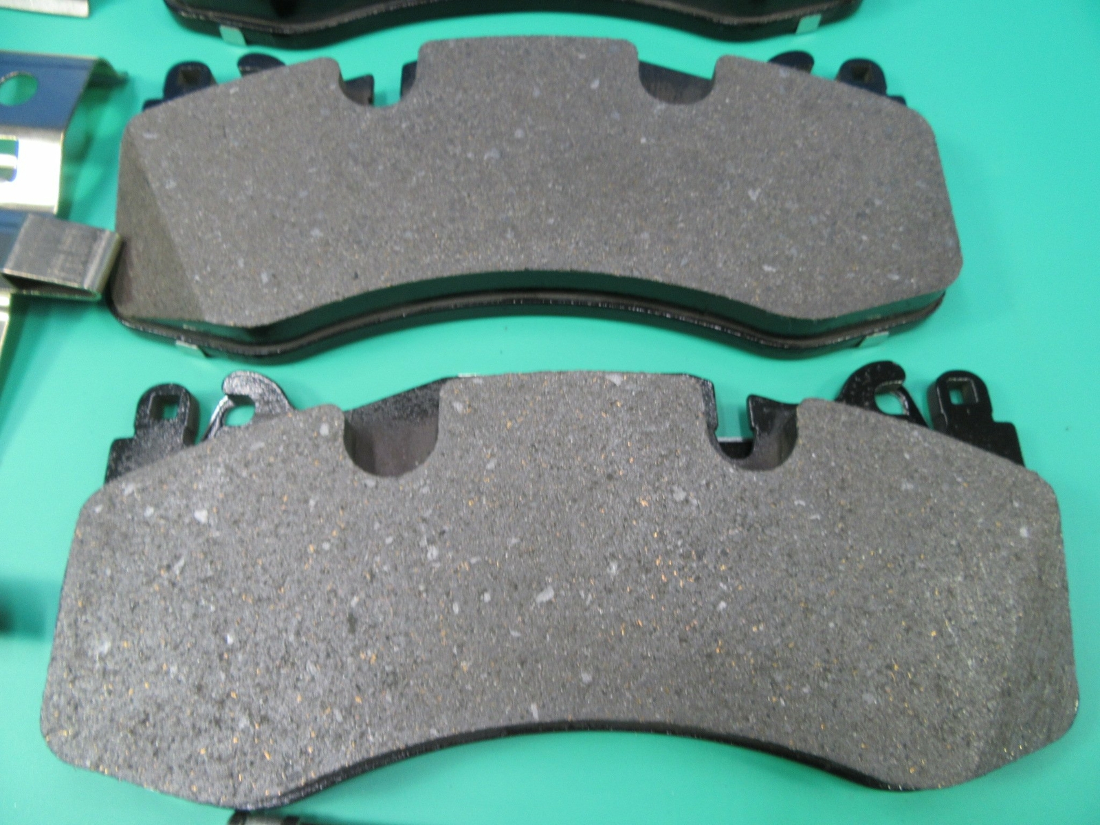 Maserati Levante S front and rear brake pads brakes kit low dust