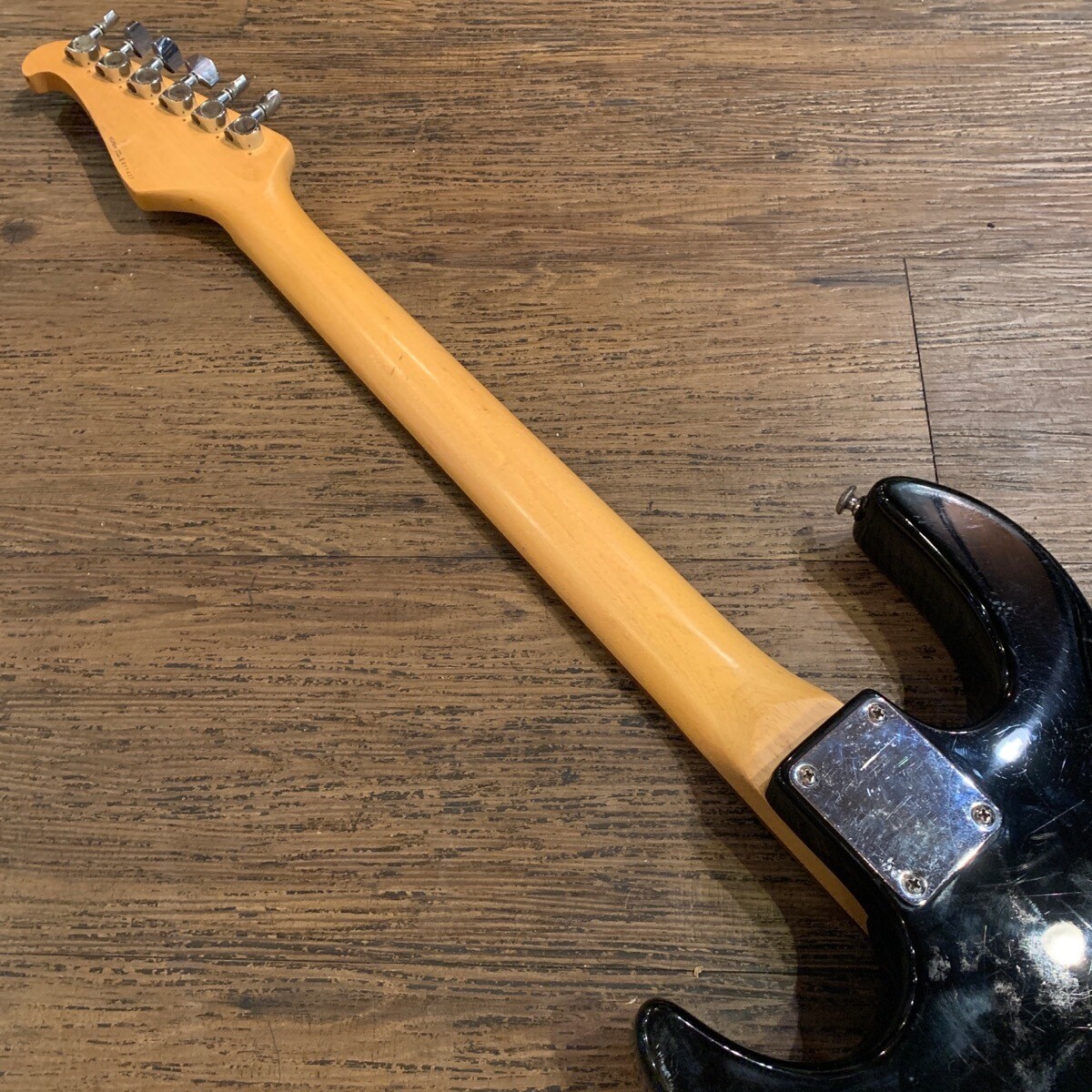 Caparison Chatting Bird Electric Guitar Strat Style Black Caparison Chatting Bird Electric Guitar Strat Style Black