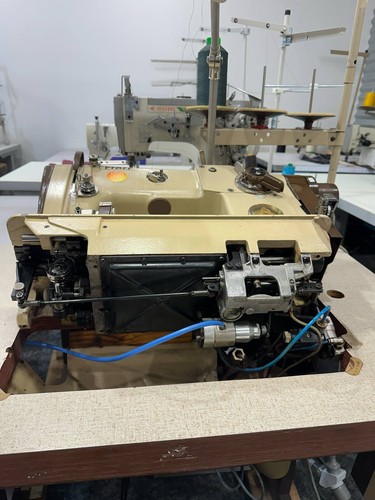 Heavy duty zigzag PFAFF 483 sewing machine - Picture 8 of 9