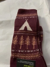 NIP Eddie Bauer Trail Coolmax Crew Socks womens Dusty Pink 5-10 Teepee pattern