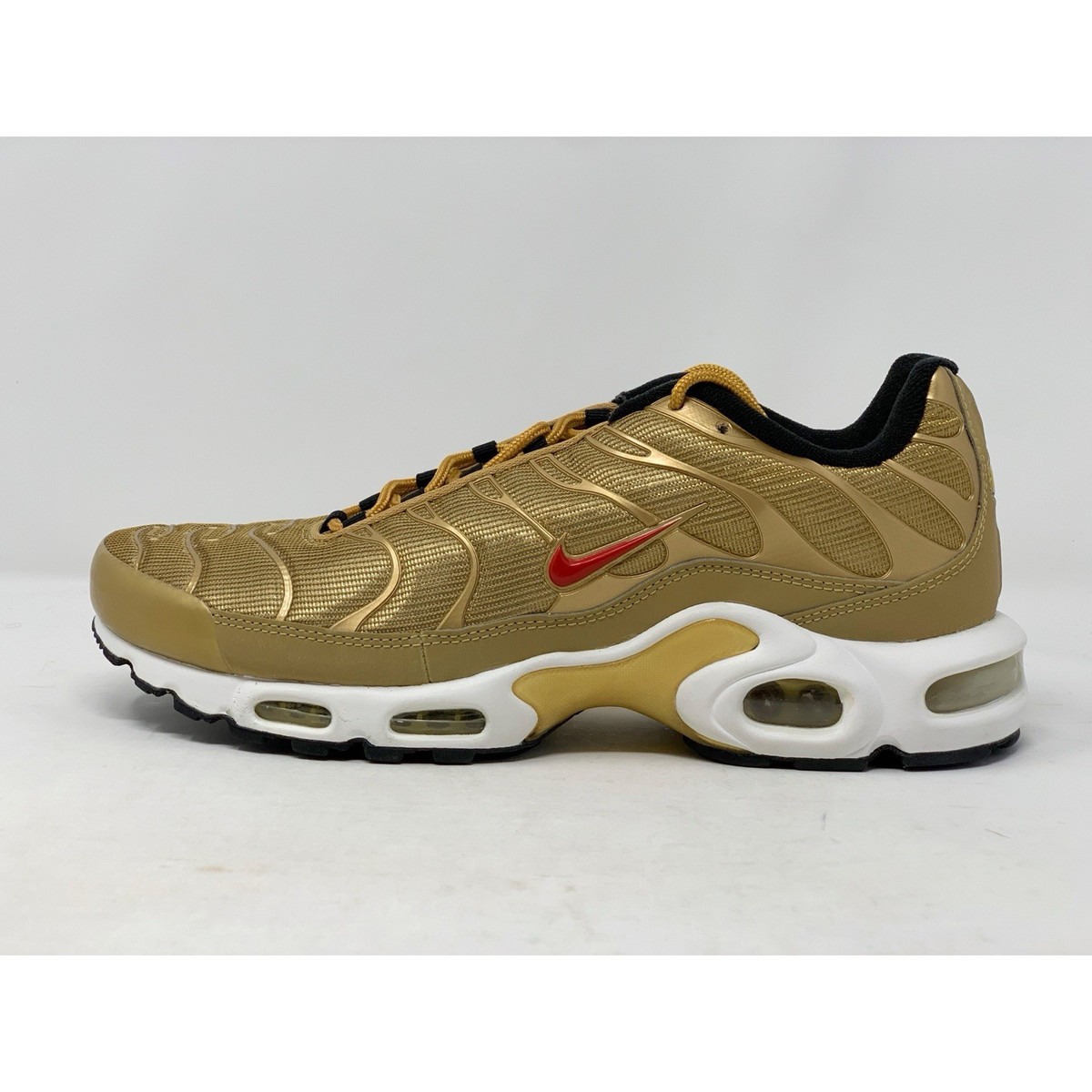 all gold air max plus
