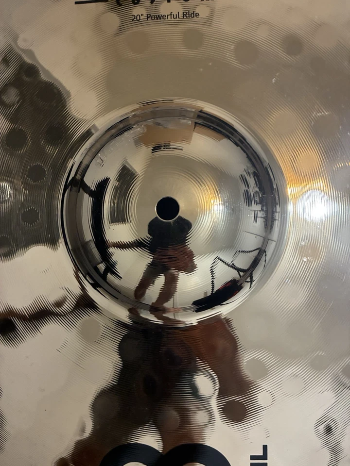 "Potente platillo de paseo personalizado de 20"" Meinl Classics" Foto 3 de 4