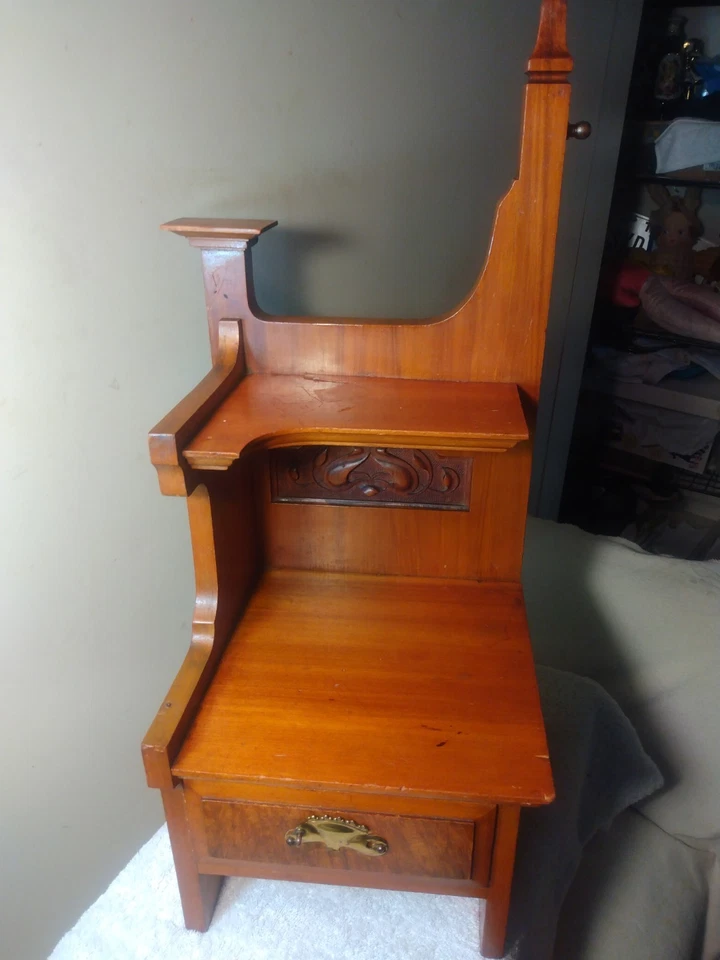 BONITO Antiguo Gabinete Esquinero Madera Miniatura Nogal Burl 1 Cajón Hd/Tallado Decoración Foto 3 de 4