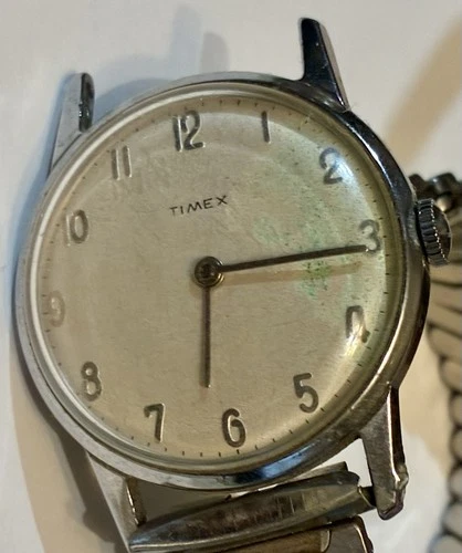 Timex Mens  Vintage Mechanical Watch Runs.