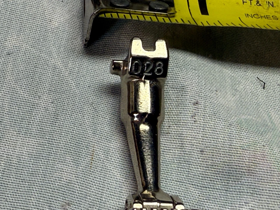 Bernina Old Style No. 028 Pintuck Presser Foot - Image 3 of 4