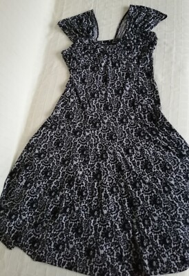 Festliches Kleid, Größe 40, oben Bodycoon - unten Swing, super Passform