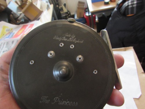 excelente carrete de pesca con mosca trucha princesa alnwick resistente ligeramente usado + estuche, etc. - Imagen 13 de 23