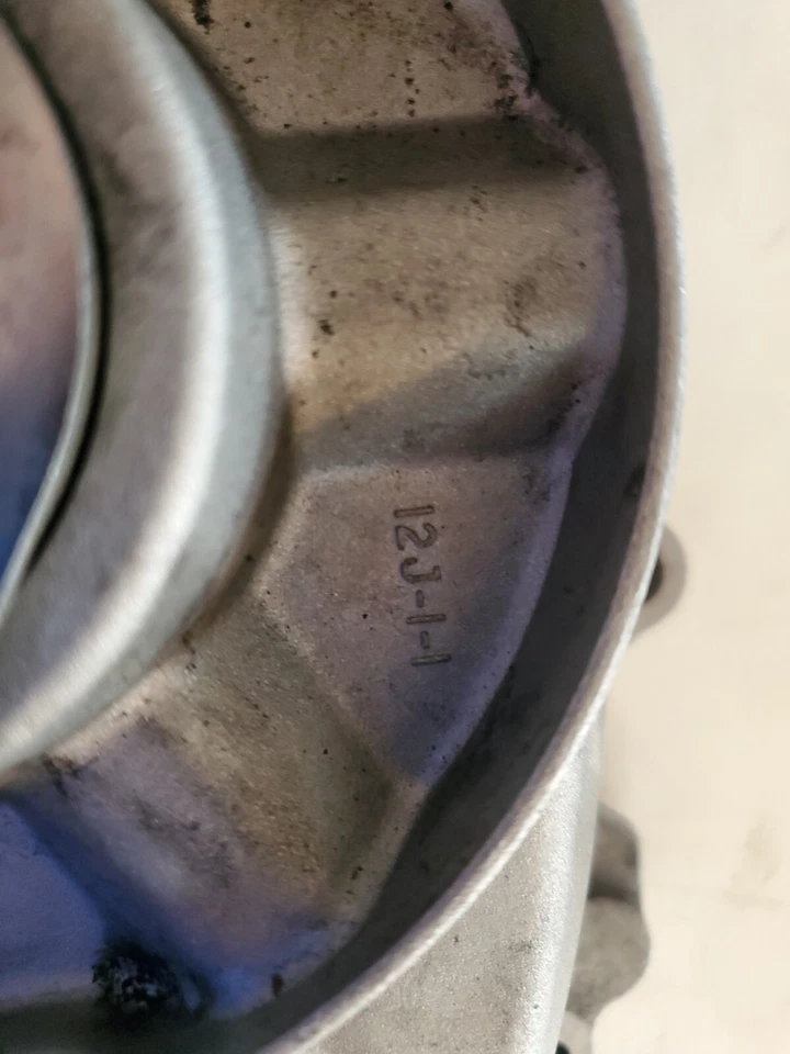 Cubierta de caja de cambios Suzuki Burgman 200 2014-2019, 2022 11431-12J00 Foto 3 de 3