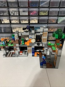 Lego Minecraft Set Lot  (21129, 21126, 21147, 21145)  Mostly Complete