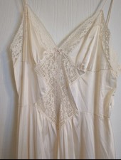 VTG Vassarette Peignoir Set Negligee Beige Cream Lace Gown Robe