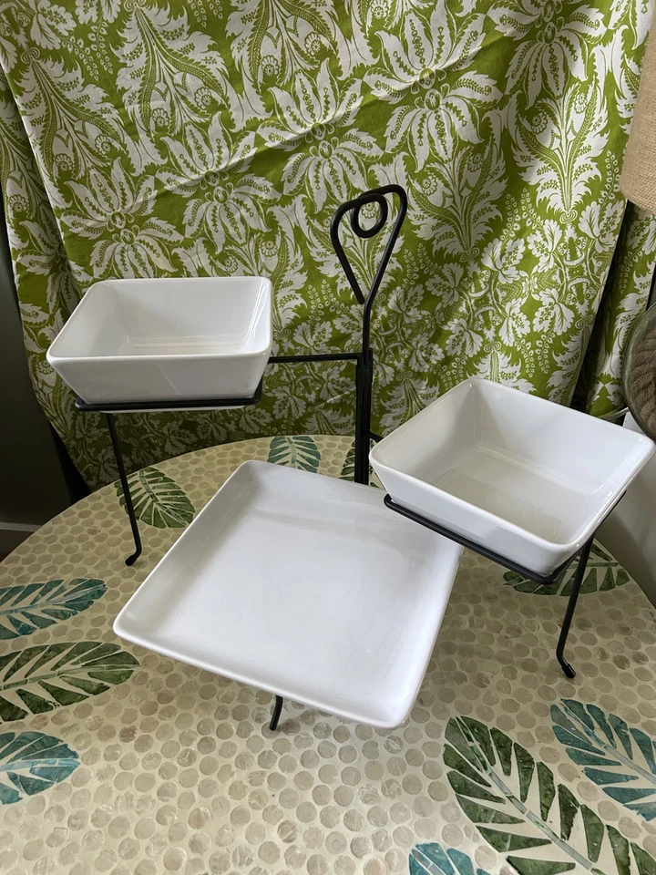 LOT Pampered Chef Simple Additions Square Serving Bowls, plates & 3 tier stand - Image 3 of 4