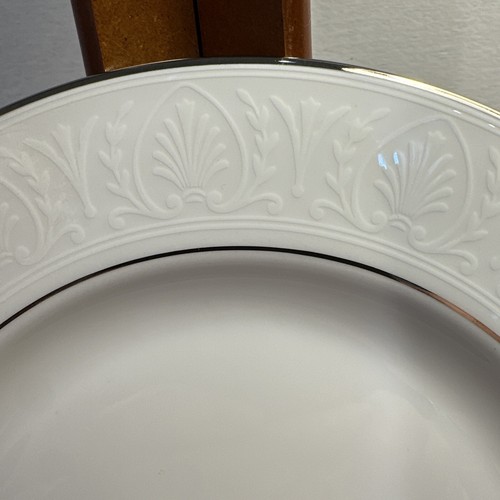 Set of 5 Lenox Hannah Platinum 8 1/8" Salad Plates - Picture 2 of 12