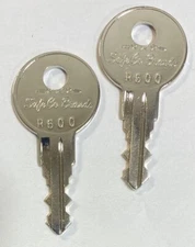 2-Keys for Retrax Truck Bed Covers Key Codes R600-R611 SafeCo Brands