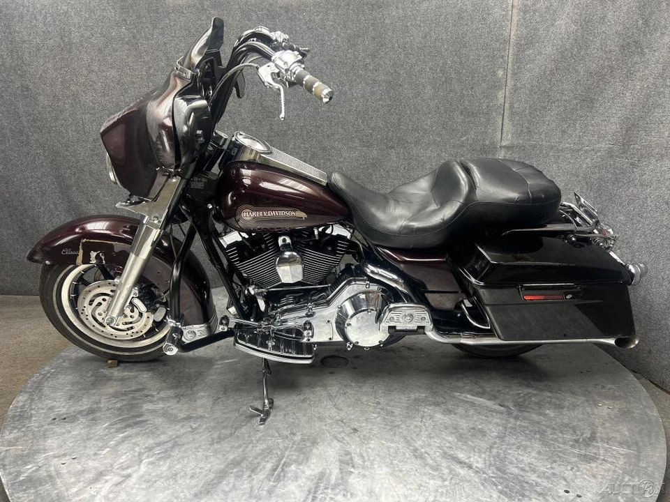 2005 Harley-Davidson FLHTCI  - Image 2 of 4