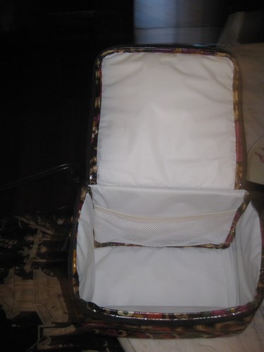 Vera Bradley Lunch Bag Cooler with Adjustable Shoulder Strap - Picture 11 of 12