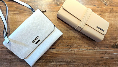 GUESS Umhängetasche Crossbody Kunstleder Lederoptik Logo abnehmbarer Riemen