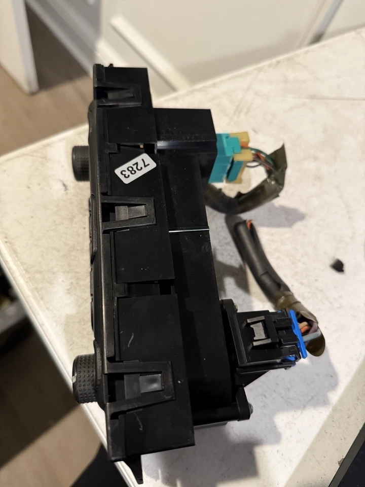 1998 - 2002 Oldsmobile Intrigue Climate Control Heater A/C - Image 4 of 4