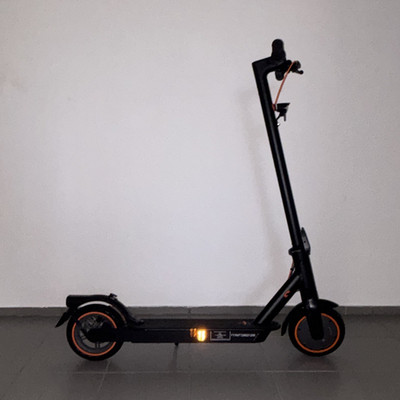 TODIMART E-Scooter klappbar Display 8,5 Zoll T3 Bluetooth 20 km/h 7800mAh