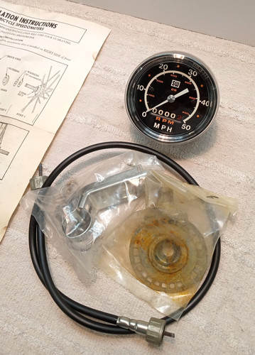 VINTAGE NOS STEWART WARNER BICYCLE SPEEDOMETER KIT~24" 26"~COMPLETE~NO BOX~NICE