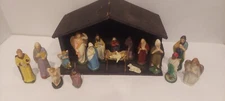 Vintage  Nativity W/ Manger Figurines 18 Pcs Christmas Décor 