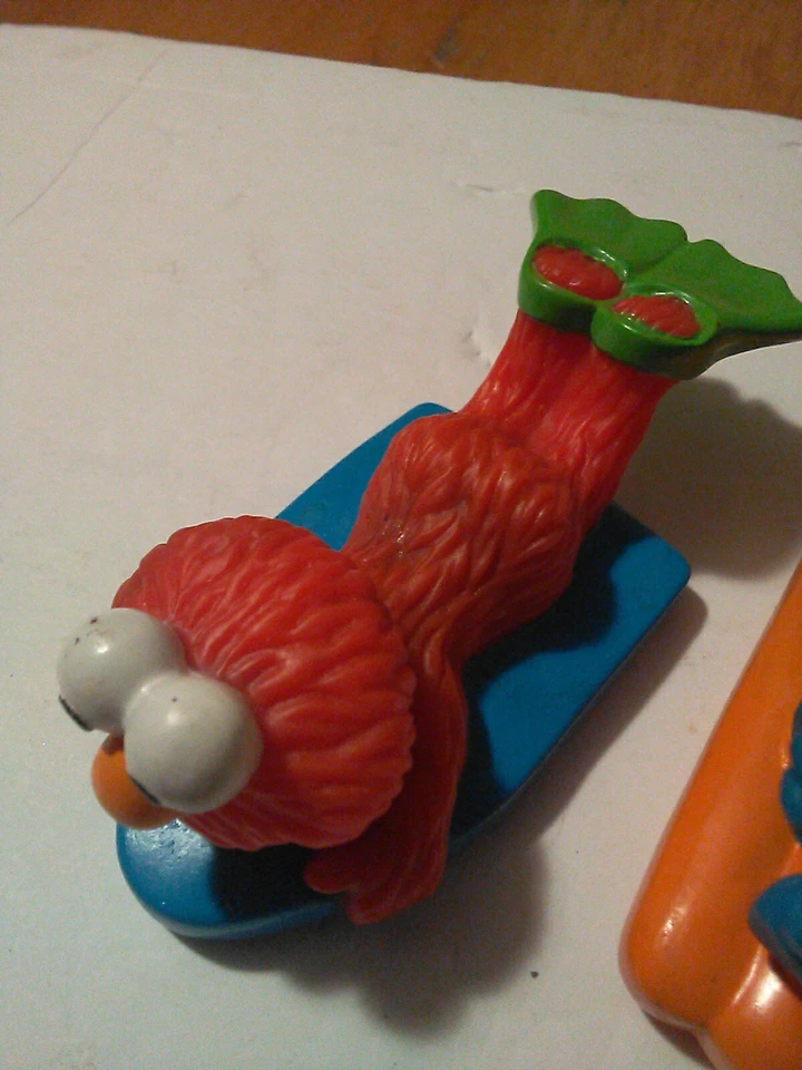 De Colección Jim Henson Plaza Sésamo Flotador Bañera Juguetes Elmo Galleta Monstruo Raro Foto 3 de 4
