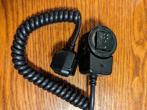 Canon Off-Camera Shoe Cord 2 CZ6-2358 Made Japan New in Box - Picture 2 of 2