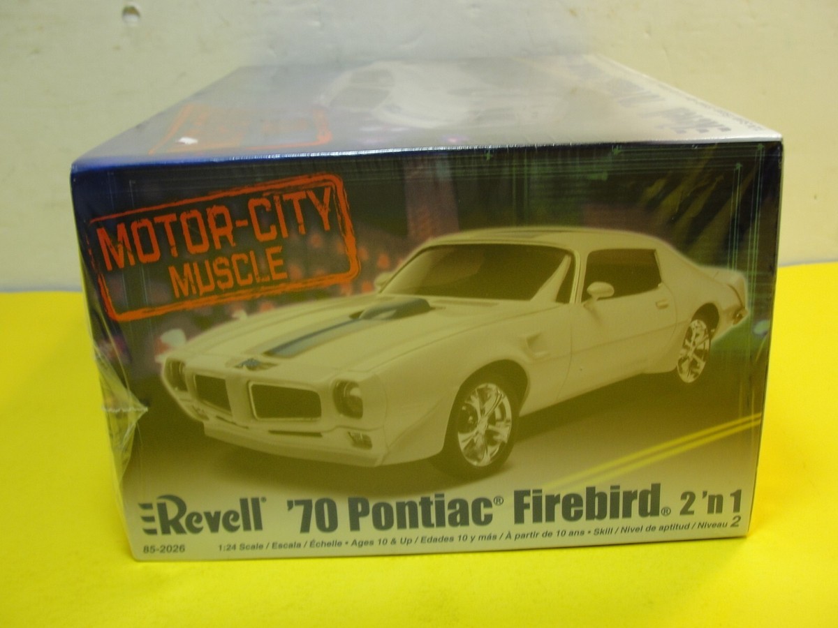 Revell Motor-City Muscle '70 Pontiac Firebird 2 n 1 85-2026