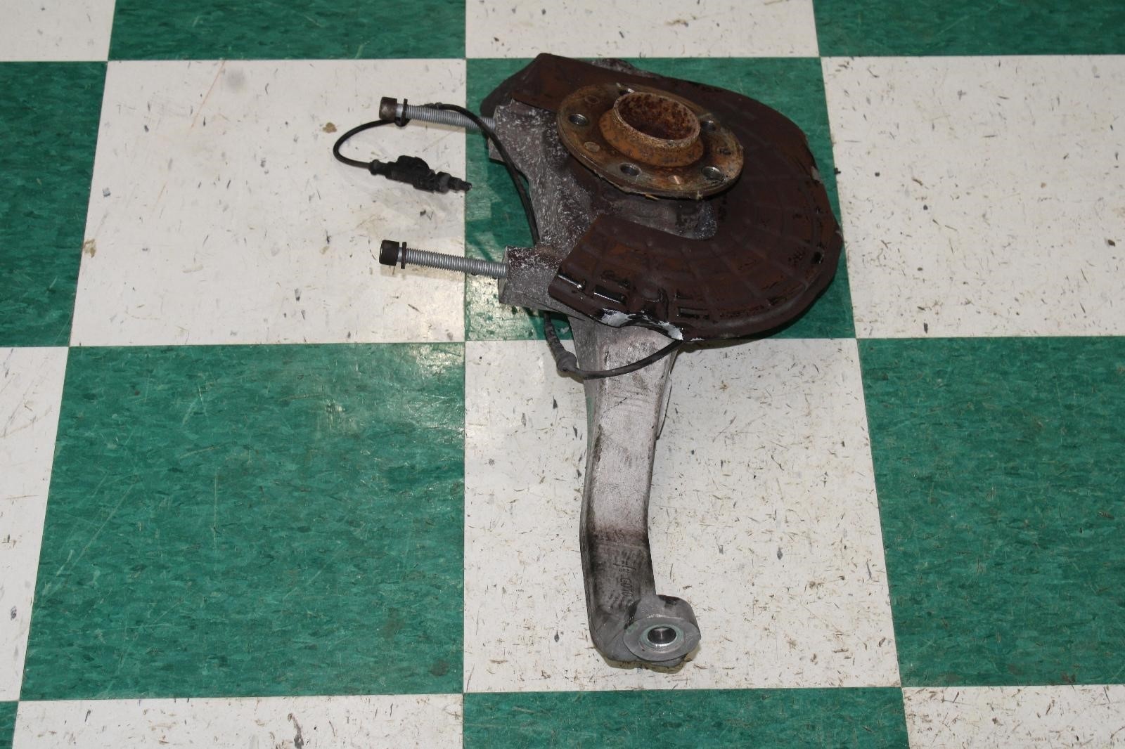 14-17 Ghibli Front Passenger Right RH RF Spindle Knuckle Hub OEM Factory OE WTY