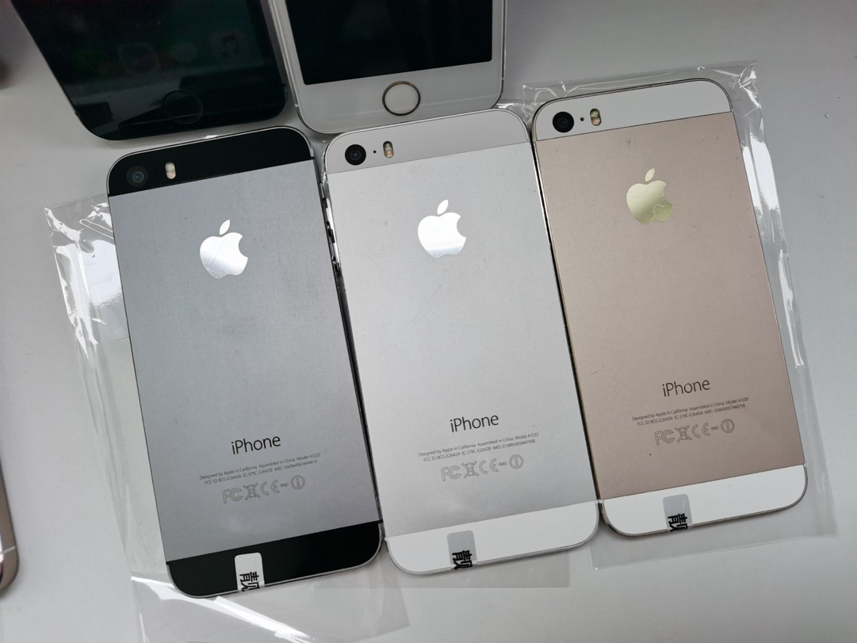 Apple iPhone 5s (Unlocked ) - 16GB/32GB/64GB - Gray Silver Gold