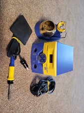 Hakko FM-203 Soldering Station with One Handp...