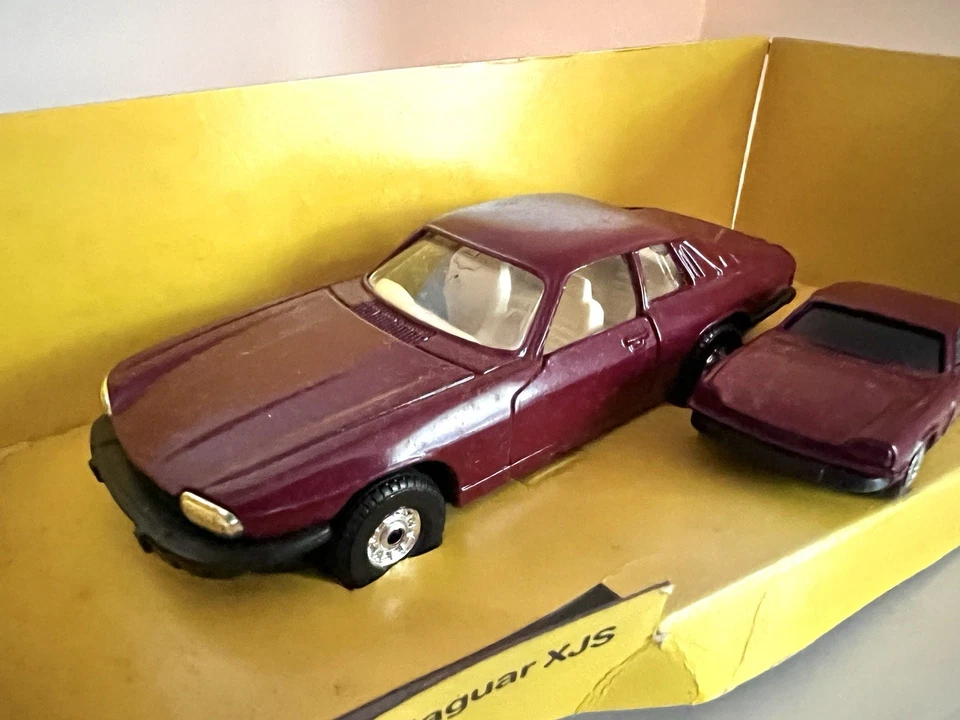 VINTAGE CORGI TOYS JAGUAR XJS Plus 1/64 JAG XJS - MINT  in POOR BOX - Image 3 of 4