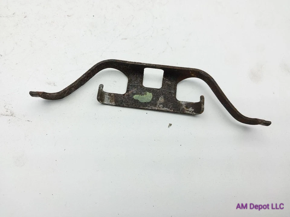 BMW 330xi 325xi E46 2002 AWD pastillas de freno traseras clip de retención 34211159963 1166240 Foto 3 de 3