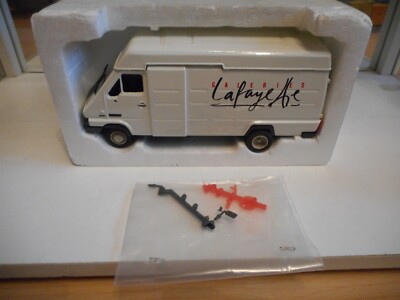 RENAULT MASTER B110 POMPIER DE PARIS par ELIGOR 1336 au 1/43 EUR 39,90