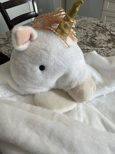 Pillowfort Super Soft White UNICORN HOODED BLANKET w/ Hand Pockets 40 x 50